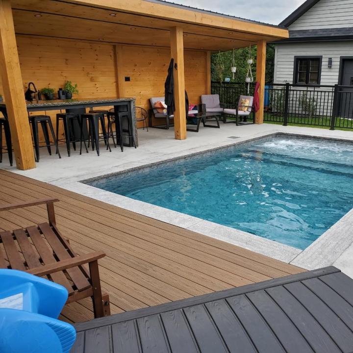 Installation de piscine creusée Laval