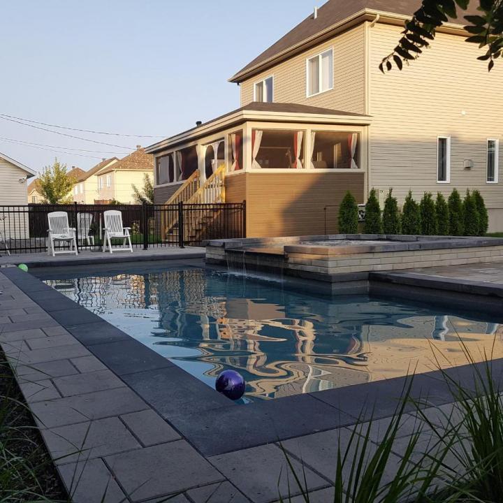 Construction de piscine creusée Laval