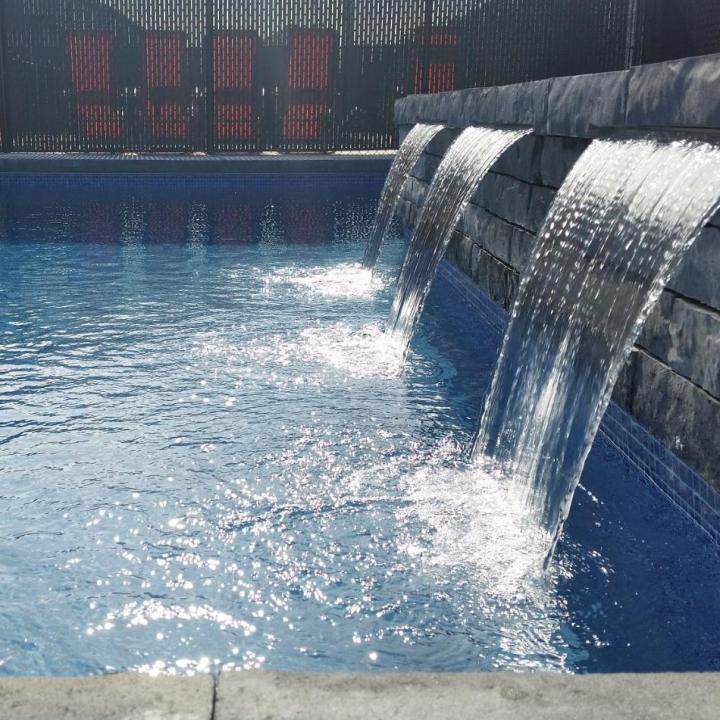 Installation de piscine creusée Laval