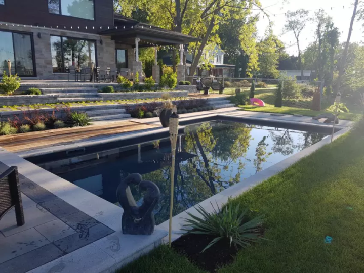 Réussissez votre projet de piscine creusée en sollicitant notre équipe professionnelle.